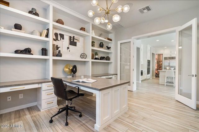 5543 E BERYL Avenue, Paradise Valley, AZ 85253