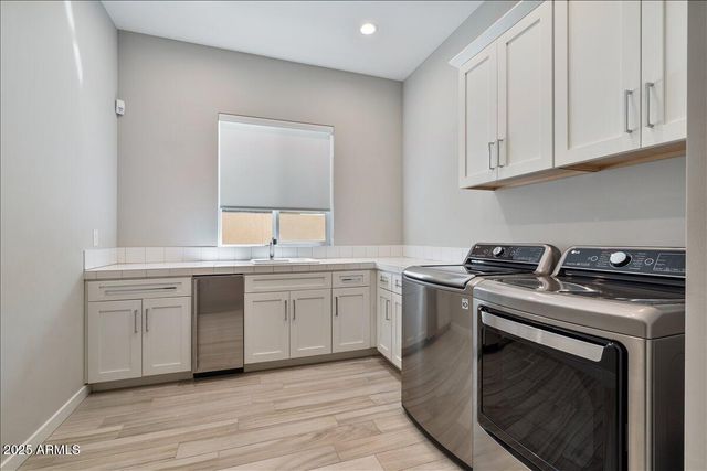 5543 E BERYL Avenue, Paradise Valley, AZ 85253