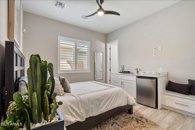 5543 E BERYL Avenue, Paradise Valley, AZ 85253