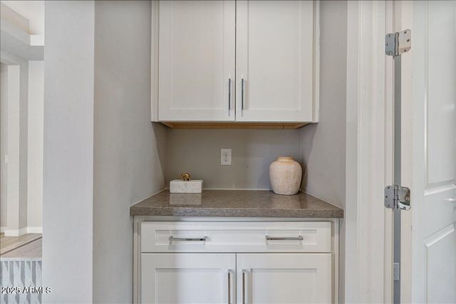 5543 E BERYL Avenue, Paradise Valley, AZ 85253