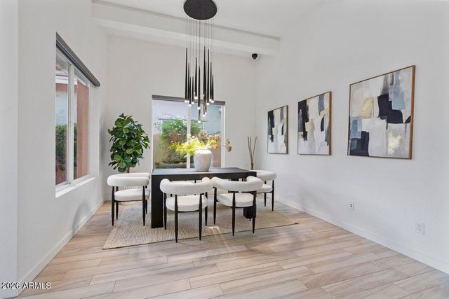 5543 E BERYL Avenue, Paradise Valley, AZ 85253