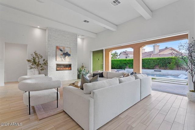 5543 E BERYL Avenue, Paradise Valley, AZ 85253