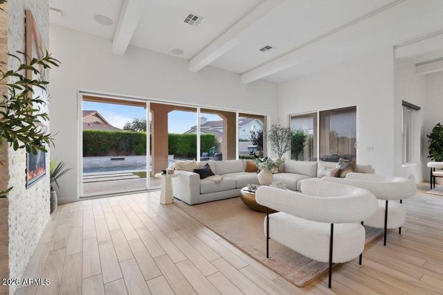 5543 E BERYL Avenue, Paradise Valley, AZ 85253