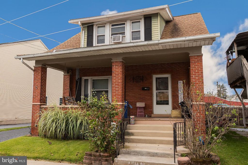 152 N HANOVER ST, Elizabethtown, PA 17022