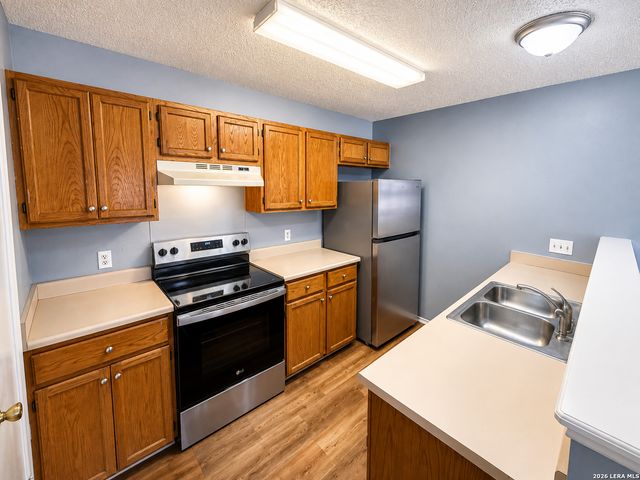 10040 Woodtrail, San Antonio, TX 78250