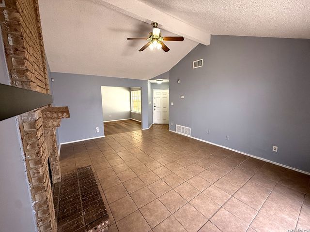 10040 Woodtrail, San Antonio, TX 78250