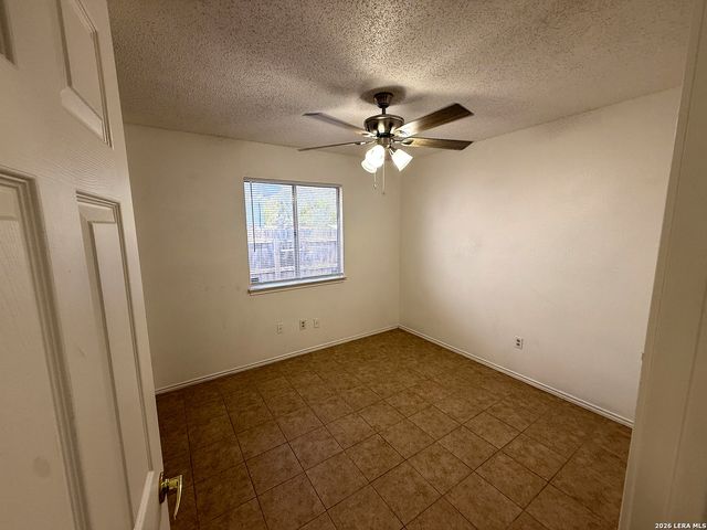10040 Woodtrail, San Antonio, TX 78250