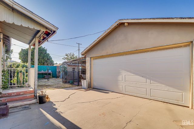 1232 wilson Avenue, Bakersfield, CA 93308