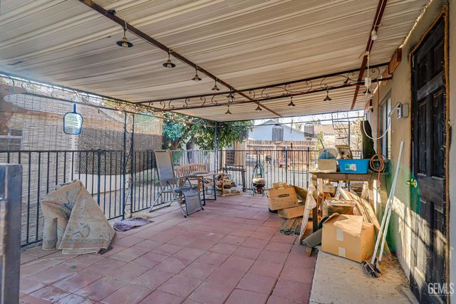 1232 wilson Avenue, Bakersfield, CA 93308