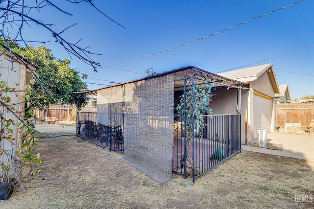 1232 wilson Avenue, Bakersfield, CA 93308