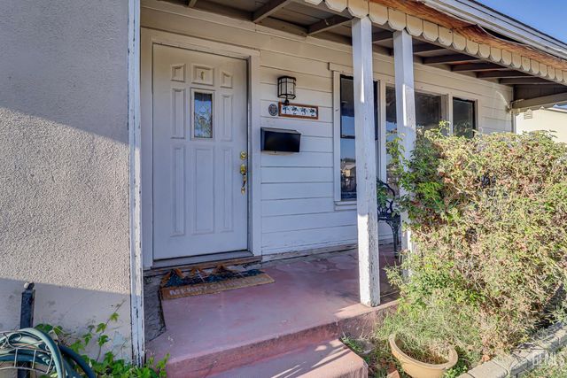 1232 wilson Avenue, Bakersfield, CA 93308