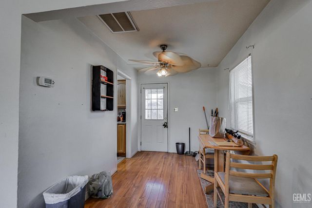 1232 wilson Avenue, Bakersfield, CA 93308