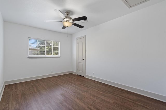 950 Whispering Hollow DR, Kyle, TX 78640