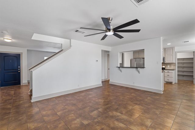 950 Whispering Hollow DR, Kyle, TX 78640