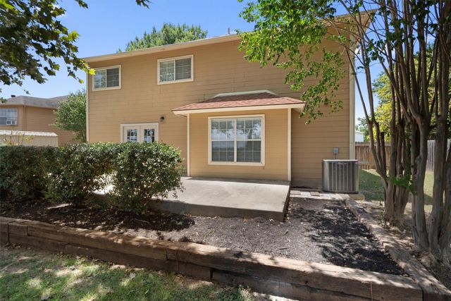 950 Whispering Hollow DR, Kyle, TX 78640