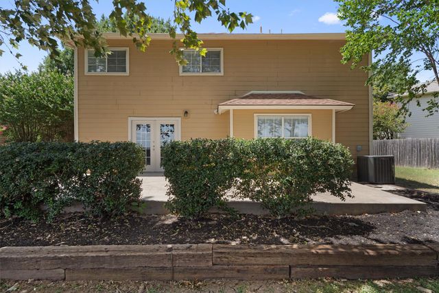 950 Whispering Hollow DR, Kyle, TX 78640