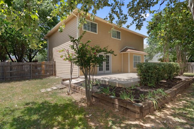 950 Whispering Hollow DR, Kyle, TX 78640