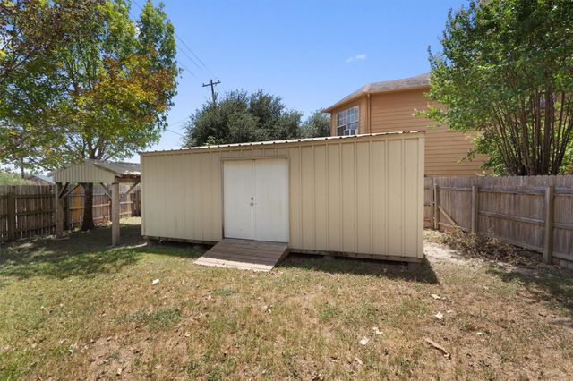 950 Whispering Hollow DR, Kyle, TX 78640