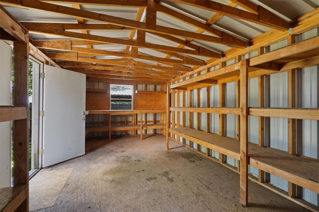 950 Whispering Hollow DR, Kyle, TX 78640