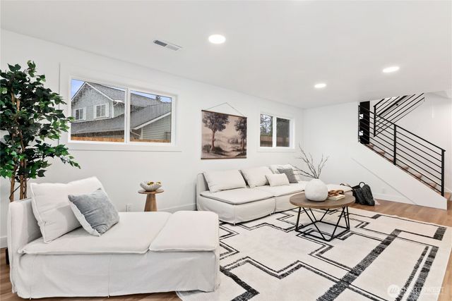 20733 Elberta Road, Lynnwood, WA 98036