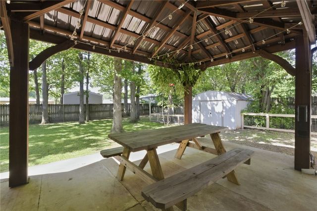 2503 Ravenswood, Fayetteville, AR 72704