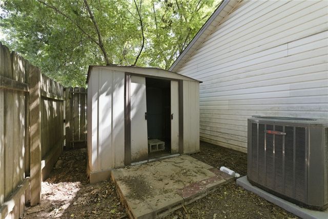 2503 Ravenswood, Fayetteville, AR 72704