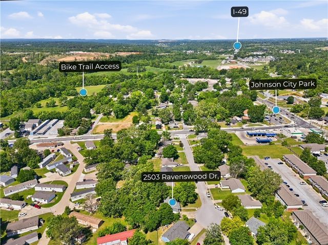 2503 Ravenswood, Fayetteville, AR 72704