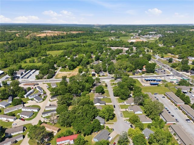 2503 Ravenswood, Fayetteville, AR 72704
