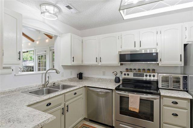 2503 Ravenswood, Fayetteville, AR 72704