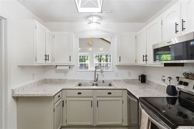 2503 Ravenswood, Fayetteville, AR 72704