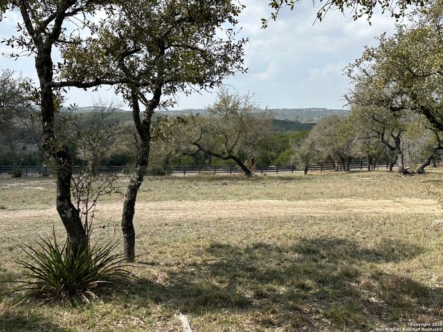 205 Hidden Hills Cove, Spicewood, TX 78669