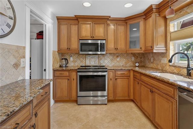 5266 Wisteria CT, Cape Coral, FL 33904