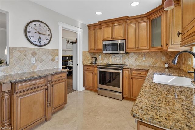 5266 Wisteria CT, Cape Coral, FL 33904