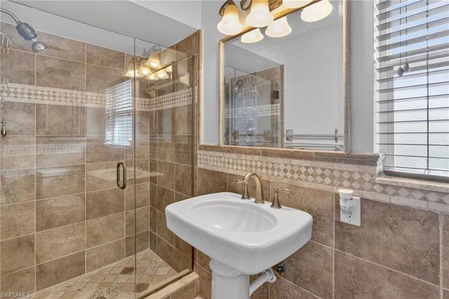 5266 Wisteria CT, Cape Coral, FL 33904