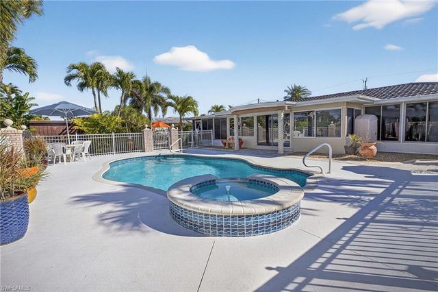 5266 Wisteria CT, Cape Coral, FL 33904