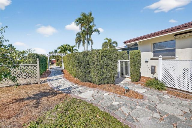 5266 Wisteria CT, Cape Coral, FL 33904