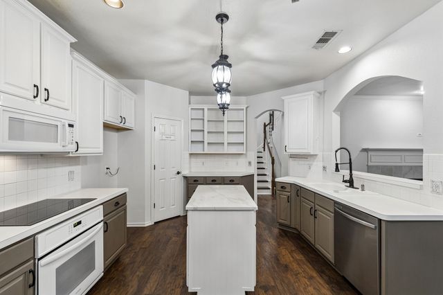 2128 Clubside Drive, Corinth, TX 76210