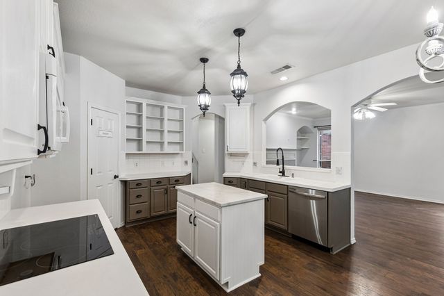 2128 Clubside Drive, Corinth, TX 76210