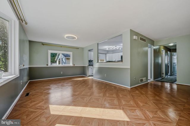 34 ROBERT OAKES DR, Newark, DE 19713