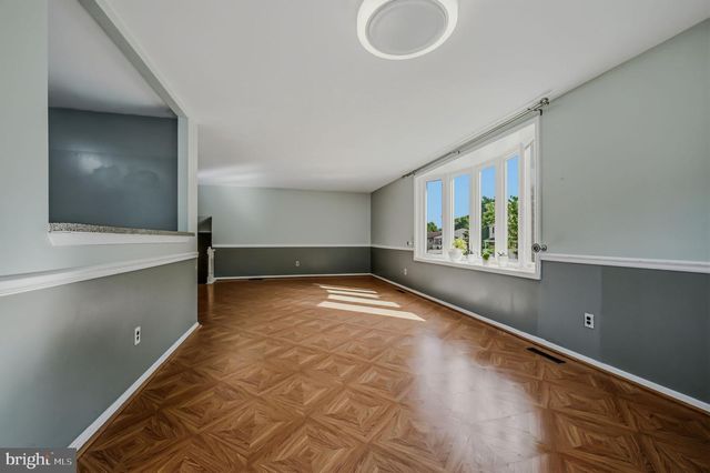 34 ROBERT OAKES DR, Newark, DE 19713