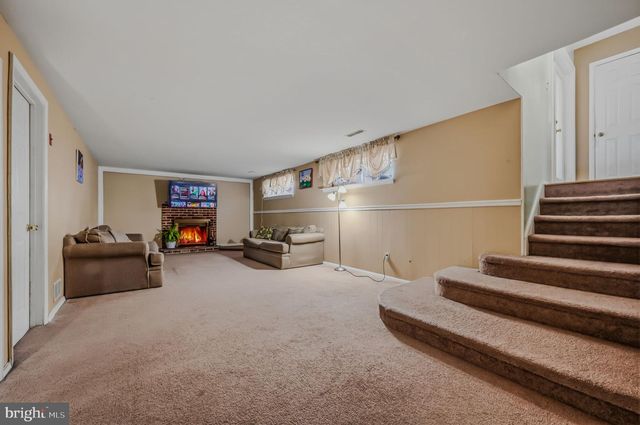 34 ROBERT OAKES DR, Newark, DE 19713