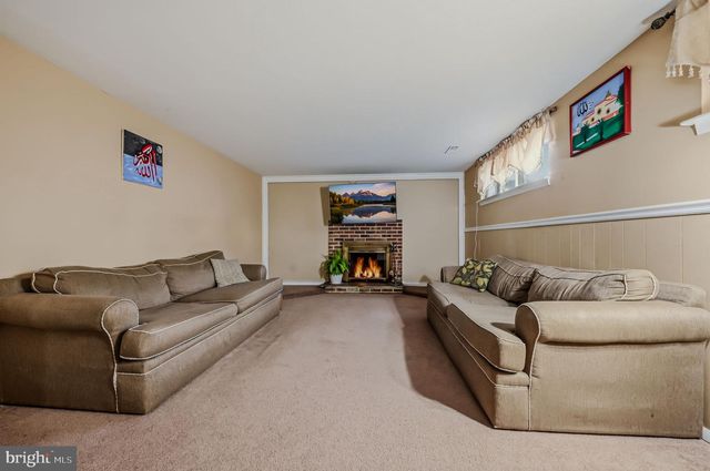 34 ROBERT OAKES DR, Newark, DE 19713