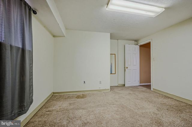 34 ROBERT OAKES DR, Newark, DE 19713