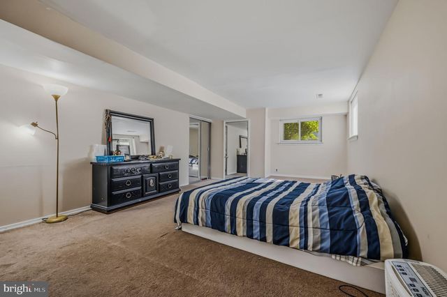 34 ROBERT OAKES DR, Newark, DE 19713