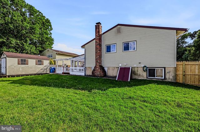 34 ROBERT OAKES DR, Newark, DE 19713