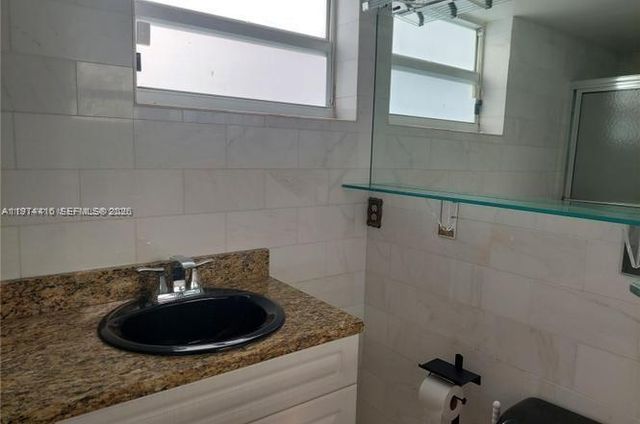 1333 E Hallandale Beach Blvd 115, Hallandale Beach, FL 33009