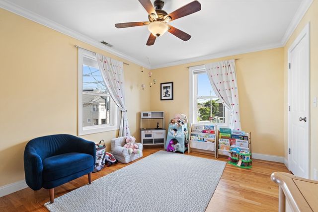 61 Parmenter Road 1, Waltham, MA 02453