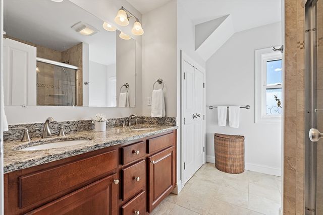 61 Parmenter Road 1, Waltham, MA 02453