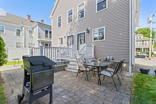 61 Parmenter Road 1, Waltham, MA 02453