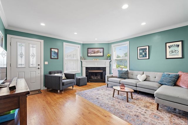 61 Parmenter Road 1, Waltham, MA 02453